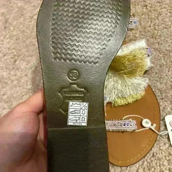 America & beyond Indian tassel sandals size 38 NWT - Picture 2 of 3